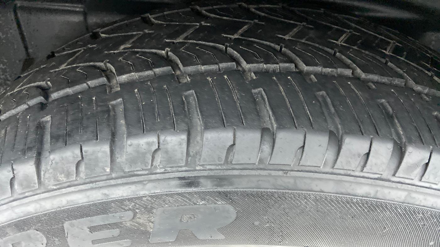 2018 Tata Hexa Varicor 400 XTA, Diesel, Automatic, 50,602 km, Right Rear Tyre Tread