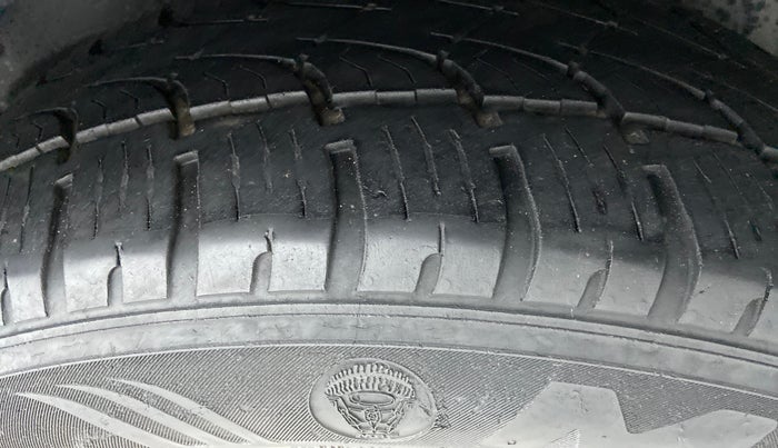2018 Tata Hexa Varicor 400 XTA, Diesel, Automatic, 50,602 km, Left Front Tyre Tread