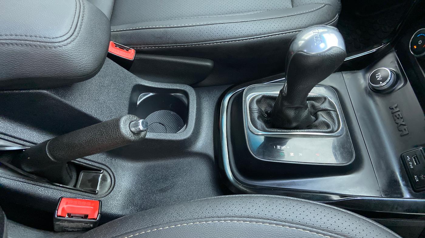 2018 Tata Hexa Varicor 400 XTA, Diesel, Automatic, 50,602 km, Gear Lever
