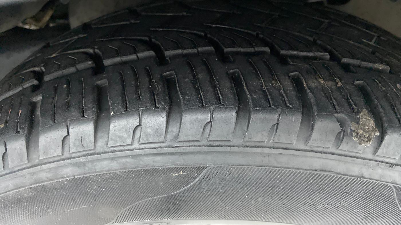 2018 Tata Hexa Varicor 400 XTA, Diesel, Automatic, 50,602 km, Right Front Tyre Tread