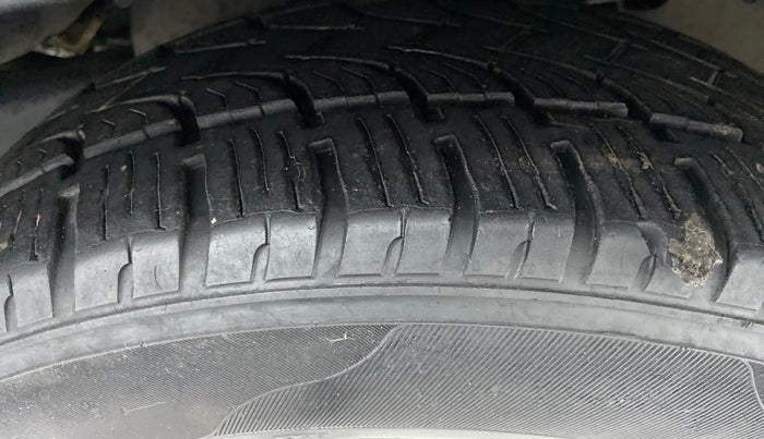 2018 Tata Hexa Varicor 400 XTA, Diesel, Automatic, 50,602 km, Right Front Tyre Tread