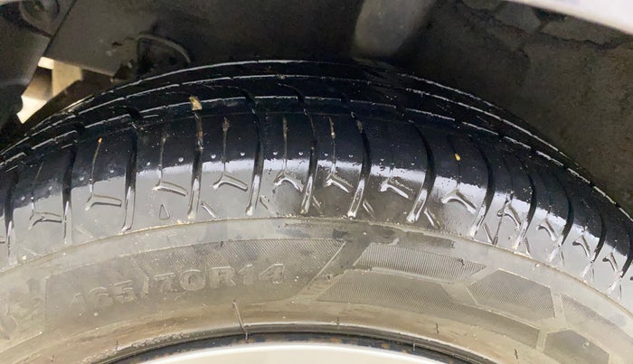 2014 Hyundai Grand i10 SPORTZ 1.2 KAPPA VTVT, Petrol, Manual, 99,652 km, Right Rear Tyre Tread