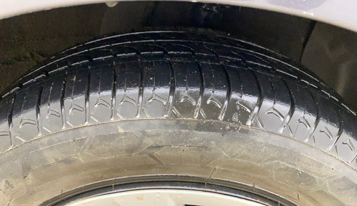 2014 Hyundai Grand i10 SPORTZ 1.2 KAPPA VTVT, Petrol, Manual, 99,652 km, Right Front Tyre Tread