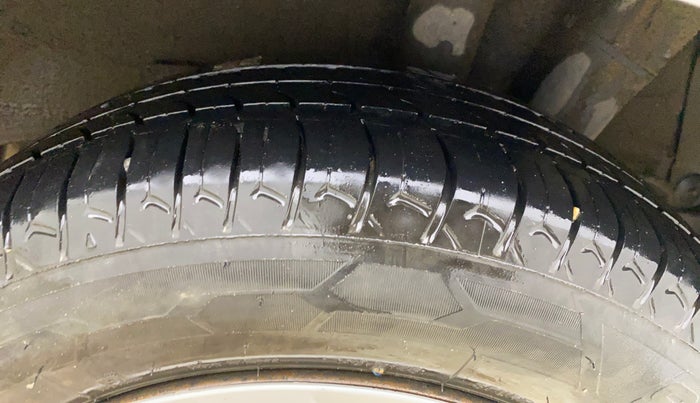 2014 Hyundai Grand i10 SPORTZ 1.2 KAPPA VTVT, Petrol, Manual, 99,652 km, Left Rear Tyre Tread