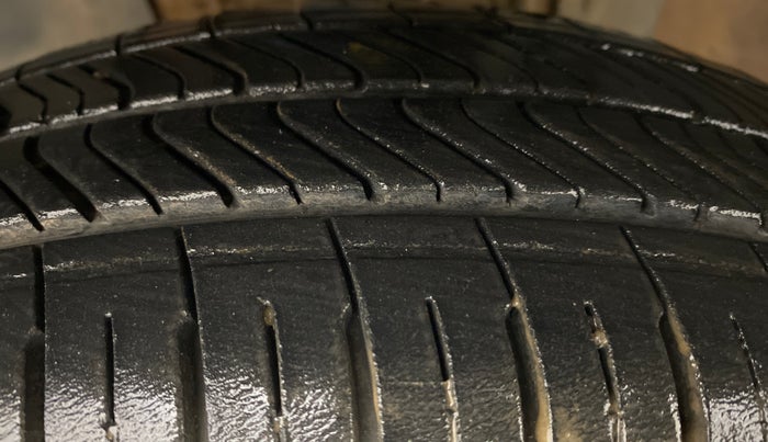 2019 Renault TRIBER 1.0 RXT, Petrol, Manual, 51,319 km, Left Front Tyre Tread