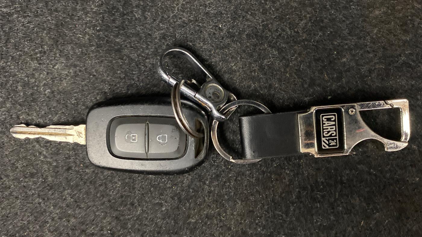 2019 Renault TRIBER 1.0 RXT, Petrol, Manual, 51,319 km, Key Close Up