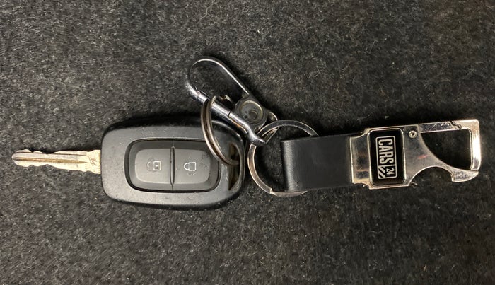 2019 Renault TRIBER 1.0 RXT, Petrol, Manual, 51,319 km, Key Close Up