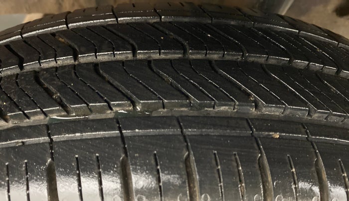 2019 Renault TRIBER 1.0 RXT, Petrol, Manual, 51,319 km, Left Rear Tyre Tread