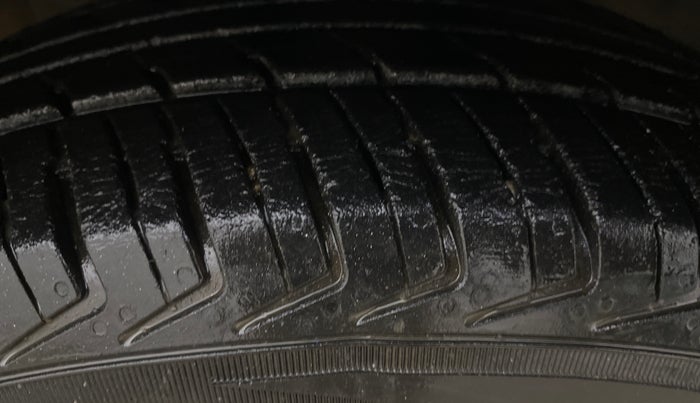 2018 Datsun Redi Go S 1.0 AMT, Petrol, Automatic, 49,416 km, Right Front Tyre Tread