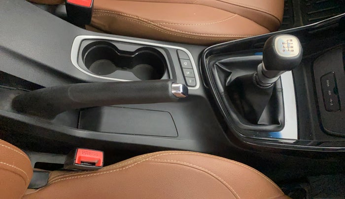 2020 MG HECTOR PLUS SHARP 2.0 DIESEL TURBO MT 6-STR, Diesel, Manual, 64,486 km, Gear Lever