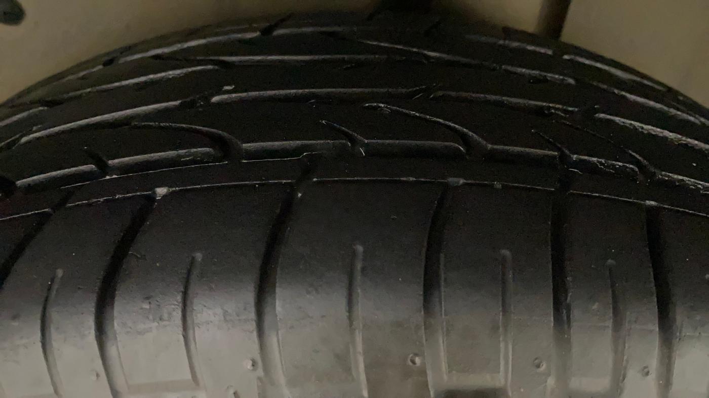 2020 MG HECTOR PLUS SHARP 2.0 DIESEL TURBO MT 6-STR, Diesel, Manual, 64,684 km, Left Rear Tyre Tread