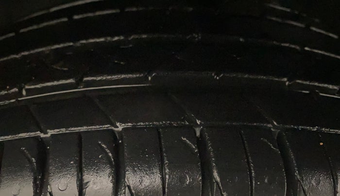 2023 KIA SONET HTX 1.5 DIESEL MT, Diesel, Manual, 18,163 km, Left Front Tyre Tread