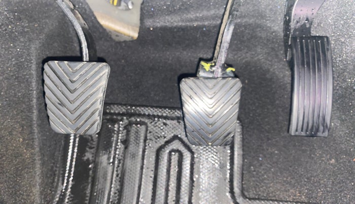 2023 KIA SONET HTX 1.5 DIESEL MT, Diesel, Manual, 18,163 km, Pedals