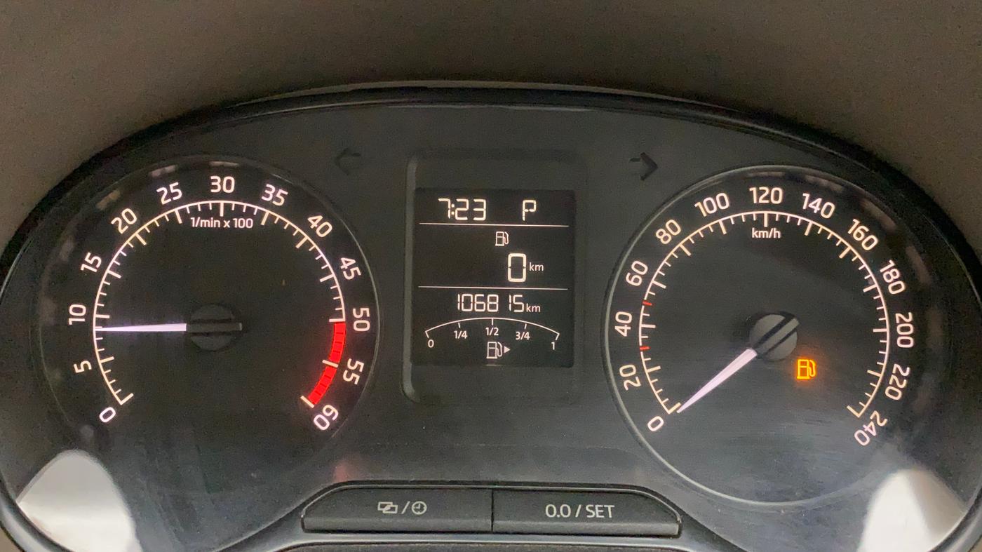 2015 Skoda Rapid 1.5 TDI CR ELEGANCE AT, Diesel, Automatic, 1,07,391 km, Odometer Image