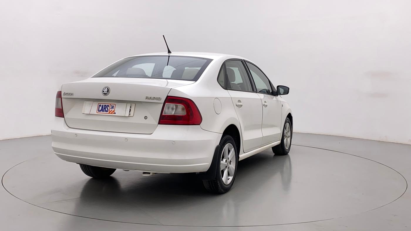 2015 Skoda Rapid 1.5 TDI CR ELEGANCE AT, Diesel, Automatic, 1,07,391 km, Right Back Diagonal