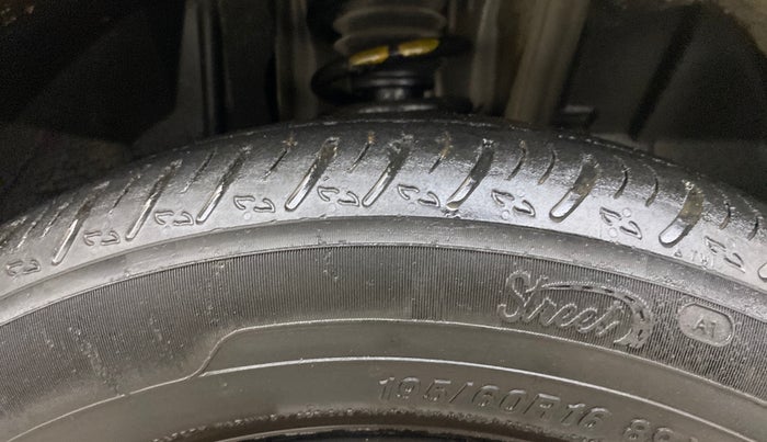 2021 Nissan MAGNITE XL, Petrol, Manual, 94,492 km, Right Front Tyre Tread