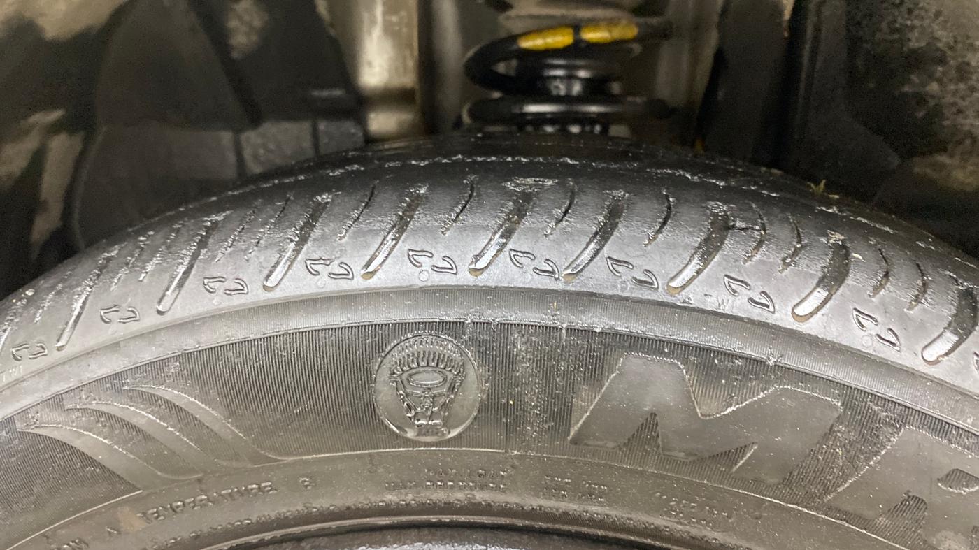 2021 Nissan MAGNITE XL, Petrol, Manual, 94,551 km, Left Front Tyre Tread