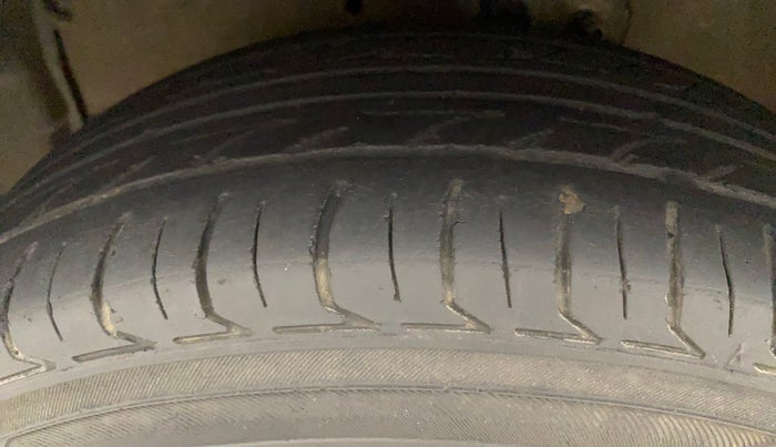 2015 Maruti Celerio ZXI AMT, Petrol, Automatic, 74,979 km, Left Front Tyre Tread