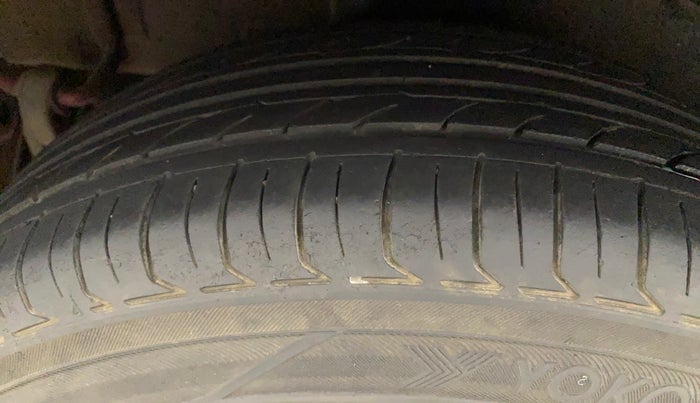 2015 Maruti Celerio ZXI AMT, Petrol, Automatic, 74,979 km, Right Rear Tyre Tread