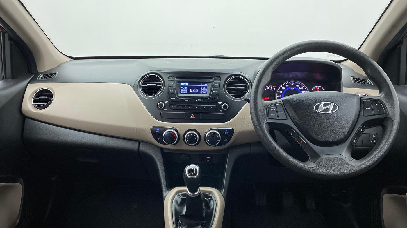 2016 Hyundai Grand i10 SPORTZ 1.2 KAPPA VTVT, Petrol, Manual, 38,345 km, Dashboard
