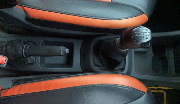 2016 Renault Kwid RXT 0.8 (O), Petrol, Manual, 42,907 km, Gear Lever