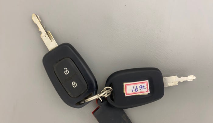 2016 Renault Kwid RXT 0.8 (O), Petrol, Manual, 42,907 km, Key Close Up