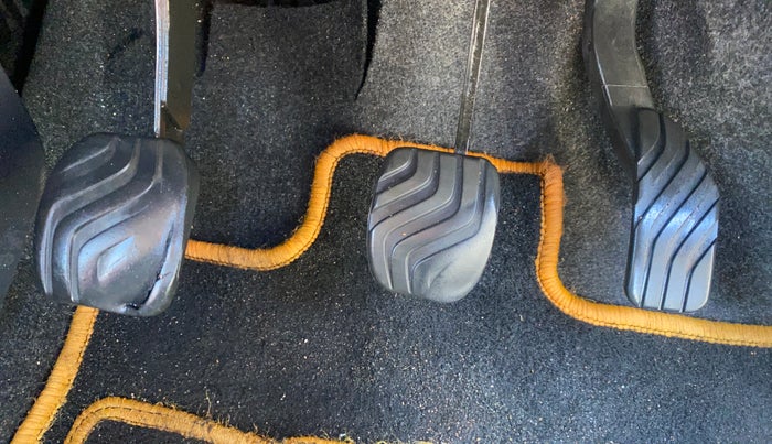 2016 Renault Kwid RXT 0.8 (O), Petrol, Manual, 42,907 km, Pedals