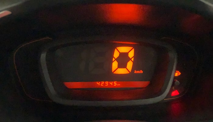 2016 Renault Kwid RXT 0.8 (O), Petrol, Manual, 42,907 km, Odometer Image