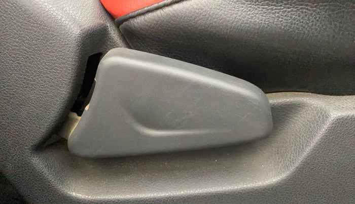 2016 Renault Kwid RXT 0.8 (O), Petrol, Manual, 42,907 km, Driver Side Adjustment Panel