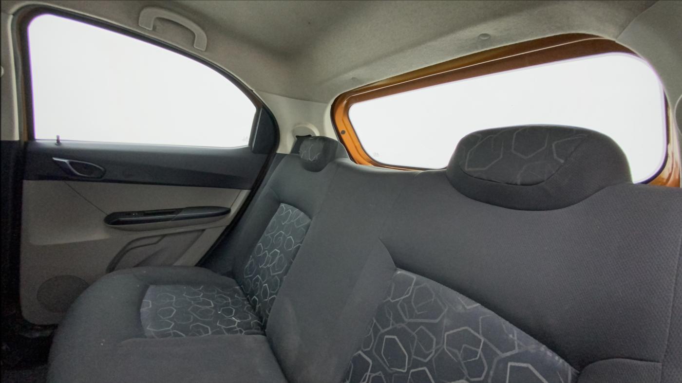 2017 Tata Tiago XT 1.2 REVOTRON, Petrol, Manual, 73,948 km, Right Side Rear Door Cabin