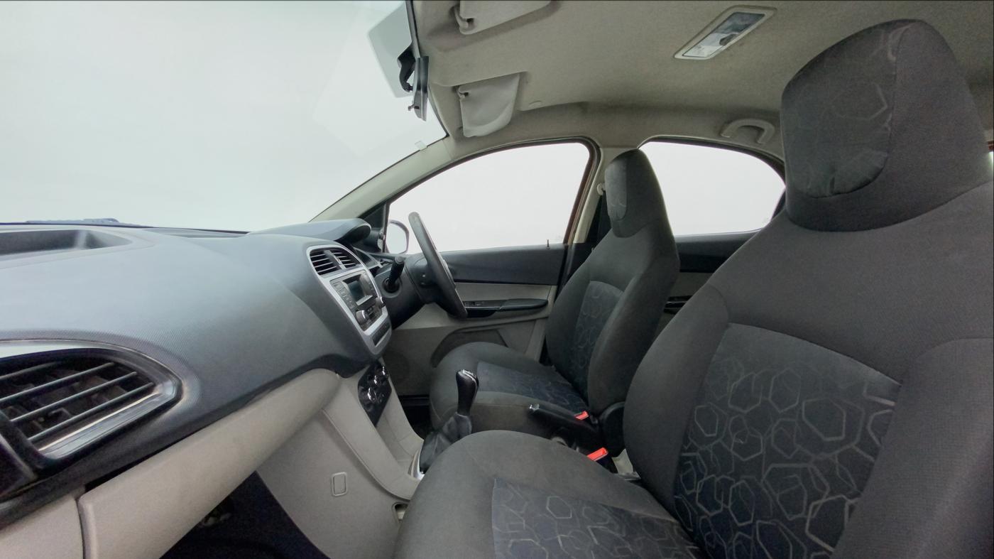 2017 Tata Tiago XT 1.2 REVOTRON, Petrol, Manual, 73,948 km, Right Side Front Door Cabin