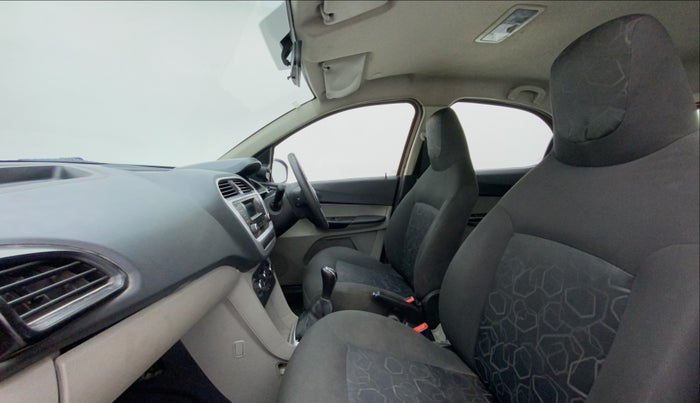 2017 Tata Tiago XT 1.2 REVOTRON, Petrol, Manual, 73,948 km, Right Side Front Door Cabin