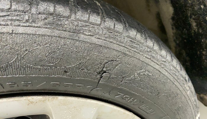 2013 Hyundai Grand i10 MAGNA 1.2 KAPPA VTVT, Petrol, Manual, 41,823 km, Left front tyre - Minor crack