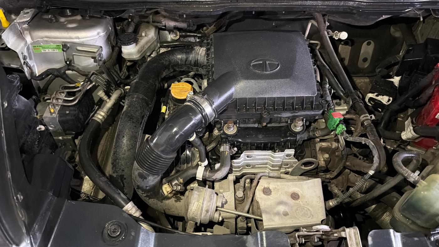 2018 Tata NEXON XM PETROL, Petrol, Manual, 63,300 km, Engine View - Right