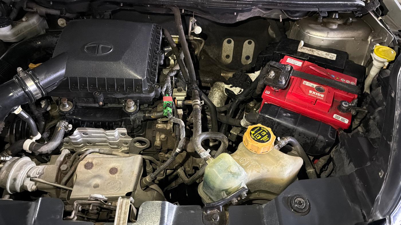 2018 Tata NEXON XM PETROL, Petrol, Manual, 63,300 km, Engine View - Left