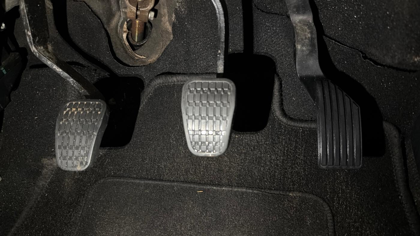 2018 Tata NEXON XM PETROL, Petrol, Manual, 63,300 km, Pedals