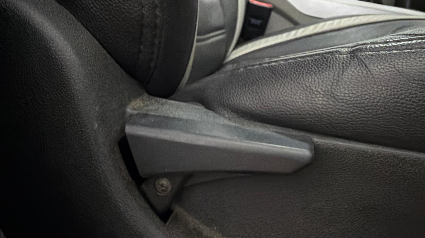 2018 Tata NEXON XM PETROL, Petrol, Manual, 63,300 km, Driver Side Adjustment Panel