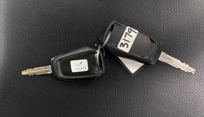 2018 Mahindra KUV 100 NXT K2 P 6 STR, Petrol, Manual, 55,096 km, Key Close Up