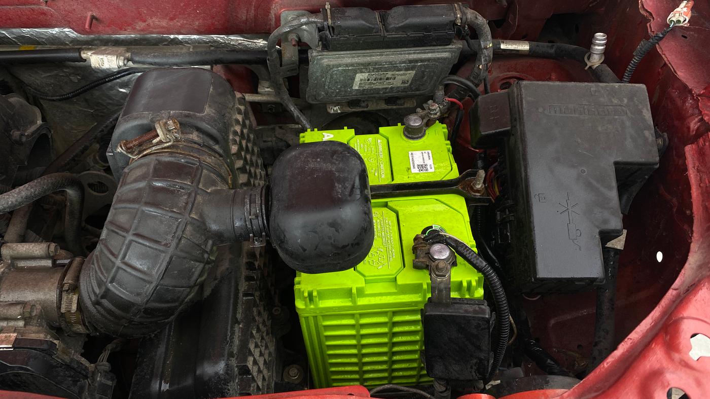 2018 Mahindra KUV 100 NXT K2 P 6 STR, Petrol, Manual, 55,096 km, Engine View - Left