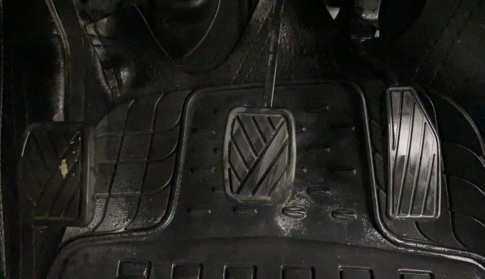 2022 Maruti New Wagon-R ZXI PLUS 1.2, Petrol, Manual, 81,929 km, Pedals