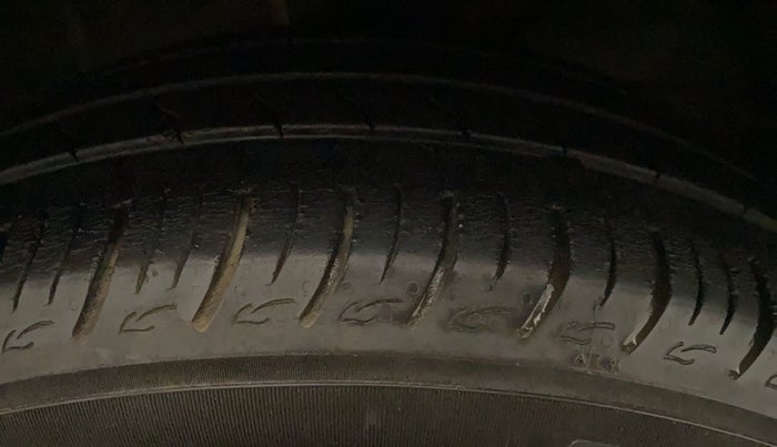 2020 Maruti Baleno DELTA PETROL 1.2, Petrol, Manual, 29,044 km, Right Front Tyre Tread