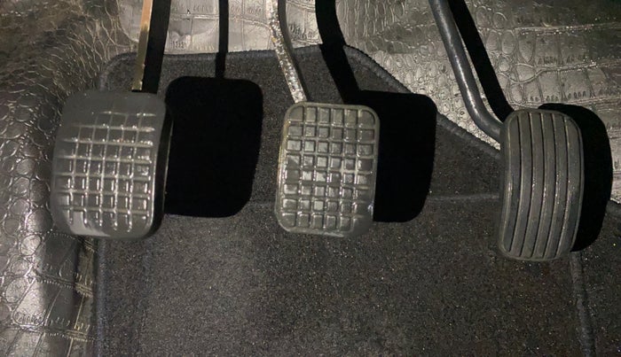 2017 Tata Tiago XT PETROL, Petrol, Manual, 37,680 km, Pedals