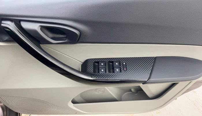 2017 Tata Tiago XT PETROL, Petrol, Manual, 37,680 km, Driver Side Door Panels Control