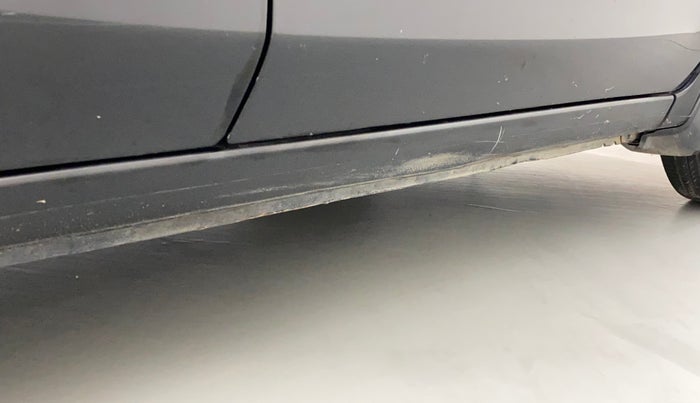 2017 Nissan Micra Active XV, Petrol, Manual, 24,803 km, Right running board - Minor scratches