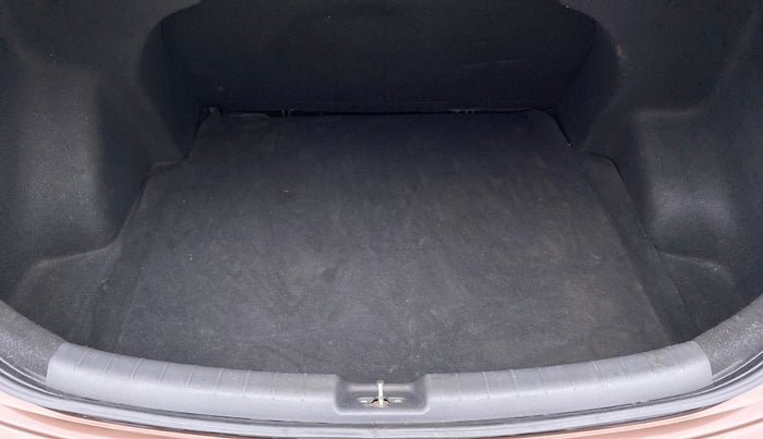 2020 Hyundai AURA SX+ AT 1.2CRDI, Diesel, Automatic, 32,928 km, Boot Inside