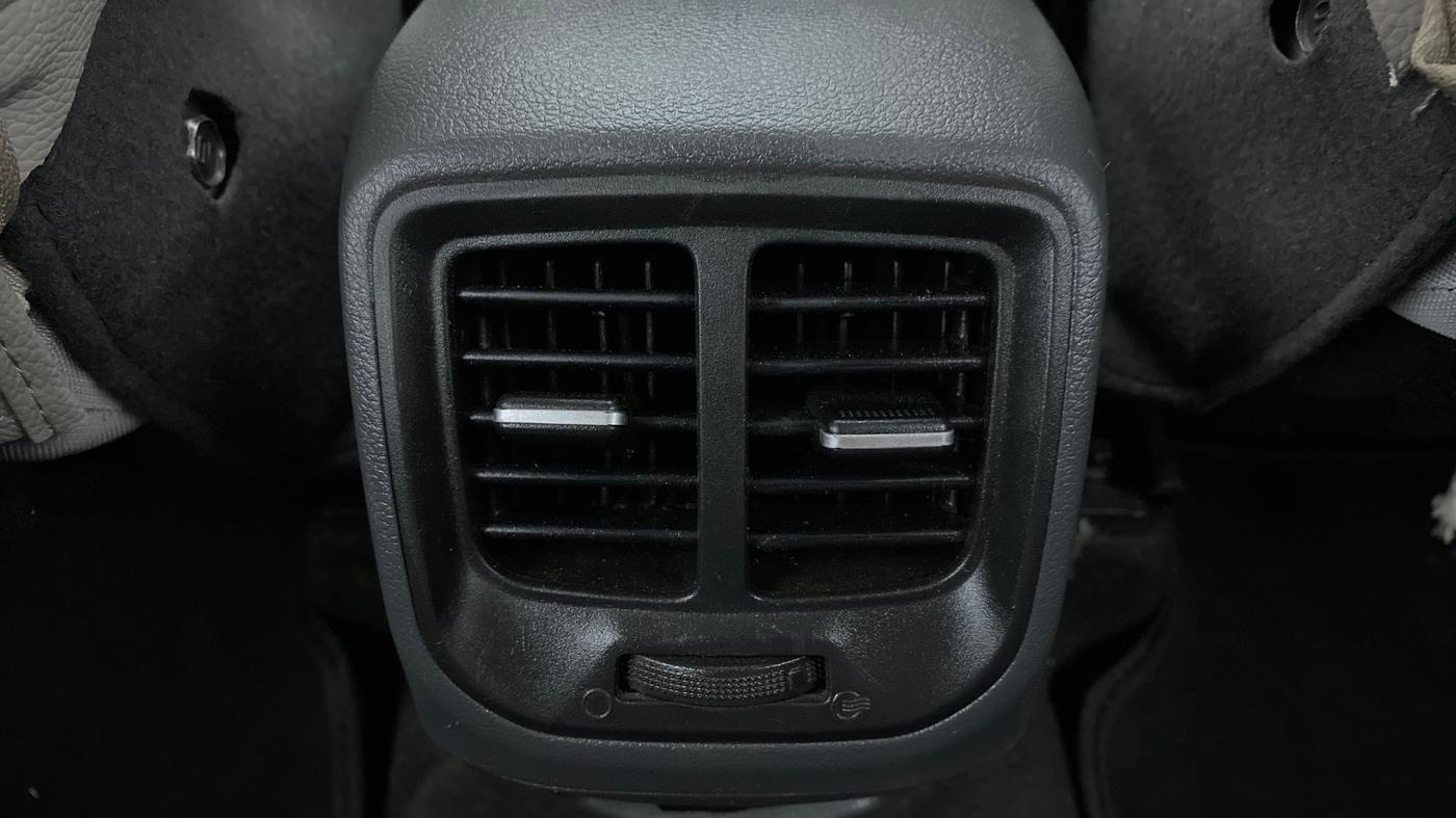 2020 Hyundai AURA SX+ AT 1.2CRDI, Diesel, Automatic, 32,928 km, Rear AC Vents