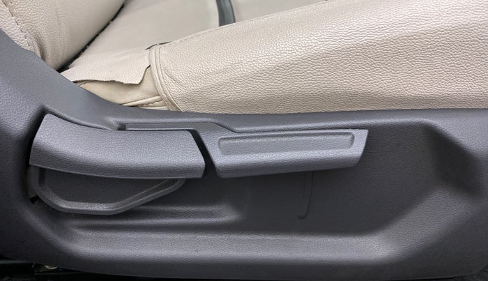 2020 Hyundai AURA SX+ AT 1.2CRDI, Diesel, Automatic, 32,928 km, Driver Side Adjustment Panel
