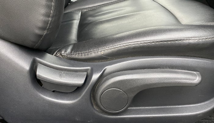 2016 Hyundai i20 Active 1.2 SX, Petrol, Manual, 48,101 km, Driver Side Adjustment Panel