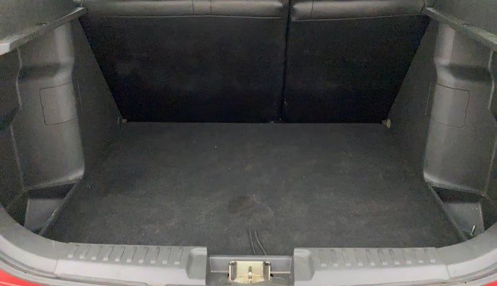 2016 Maruti Vitara Brezza ZDI PLUS DUAL TONE, Diesel, Manual, 58,285 km, Boot Inside
