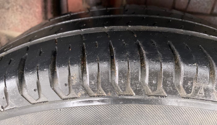 2019 Maruti Dzire ZXI Plus, Petrol, Manual, 32,233 km, Right Rear Tyre Tread